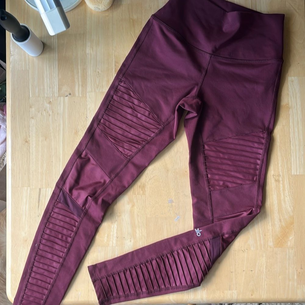 ALO Yoga Moto Legging High Rise Full Length Red Wine Leggings Women's size S